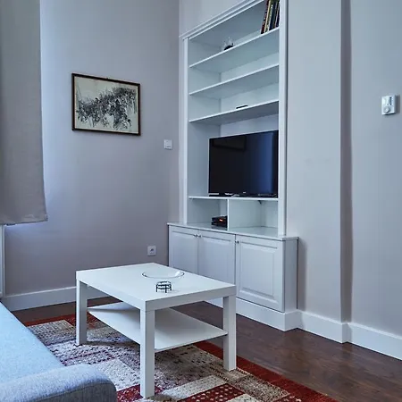 Apartment Old Town 2 Bedroom Royal